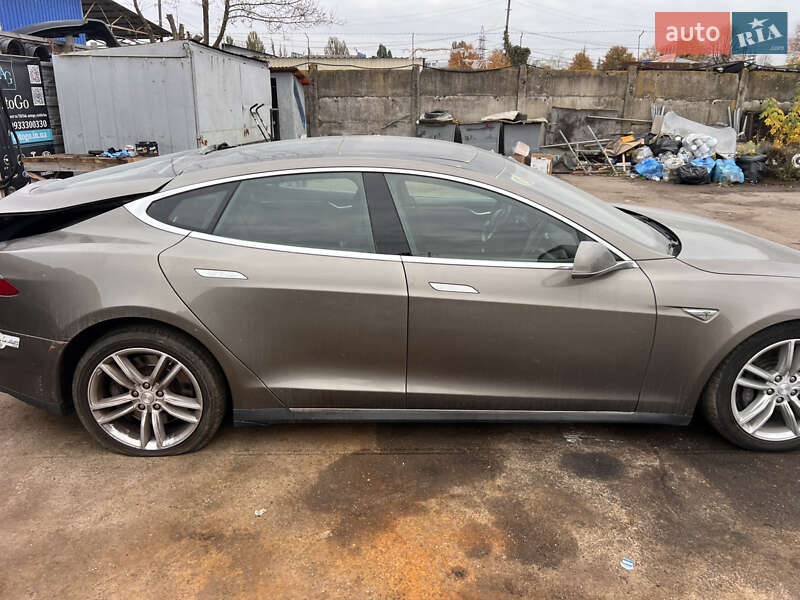 Ліфтбек Tesla Model S 2016 в Вінниці фото 6 Ліфтбек Tesla Model S 2016 в Вінниці