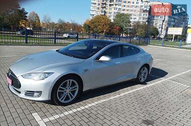 Лифтбек Tesla Model S 2015 в 