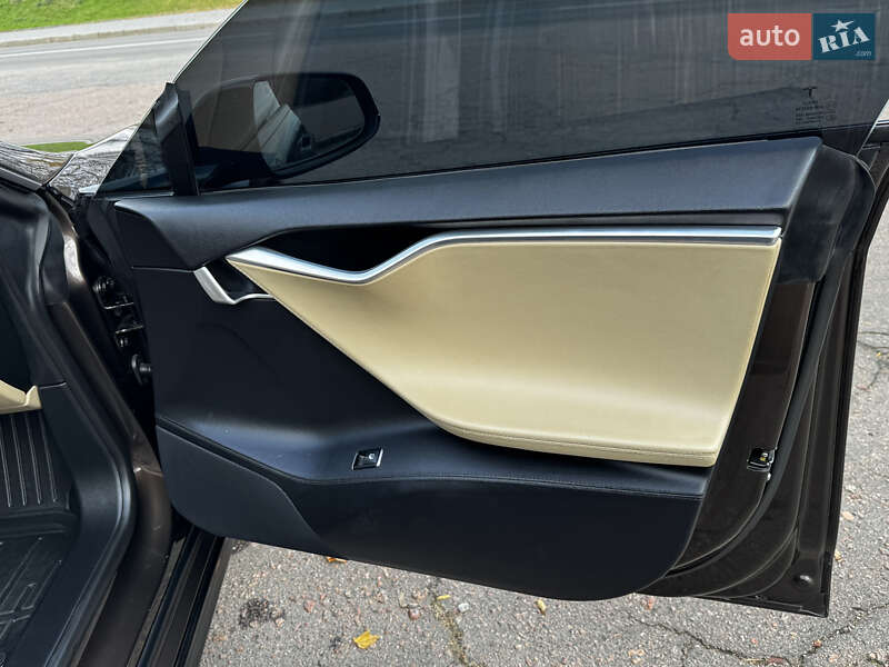 Лифтбек Tesla Model S 2013 в Кропивницком фото 20 Лифтбек Tesla Model S 2013 в Кропивницком