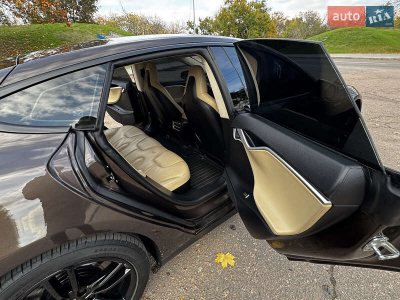 Лифтбек Tesla Model S 2013 в Кропивницком фото 29 Лифтбек Tesla Model S 2013 в Кропивницком