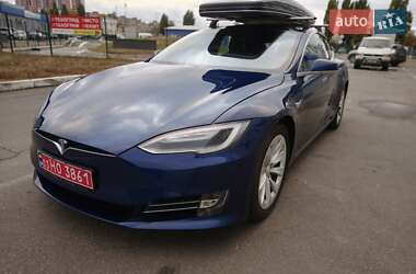 Лифтбек Tesla Model S 2017 в Киеве