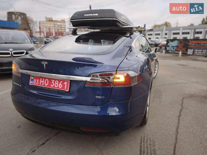 Лифтбек Tesla Model S 2017 в Киеве