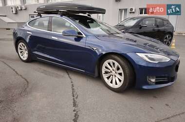 Лифтбек Tesla Model S 2017 в Киеве