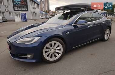 Лифтбек Tesla Model S 2017 в Киеве
