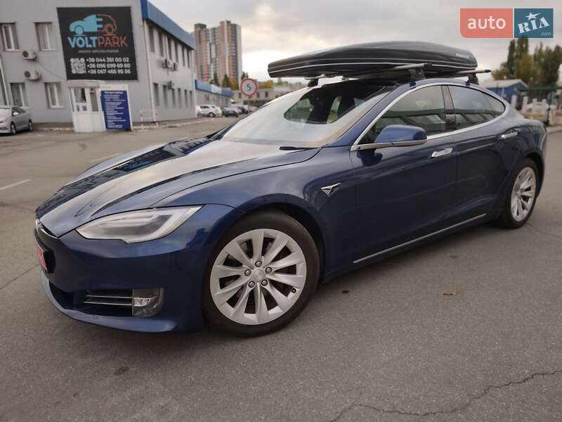 Лифтбек Tesla Model S 2017 в Киеве
