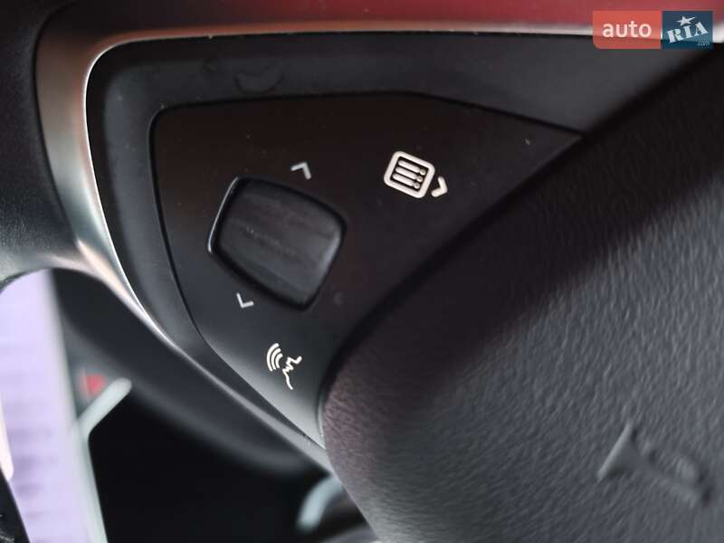 Лифтбек Tesla Model S 2017 в Киеве