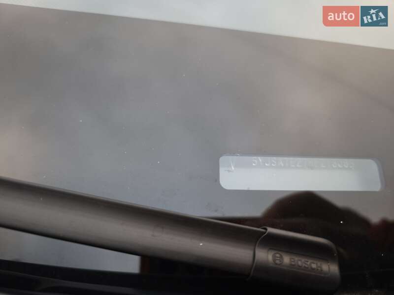 Лифтбек Tesla Model S 2017 в Киеве