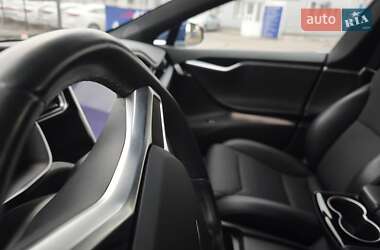 Лифтбек Tesla Model S 2017 в Киеве