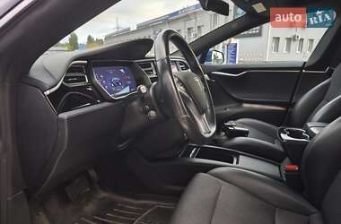 Лифтбек Tesla Model S 2017 в Киеве