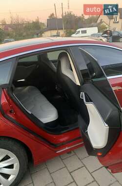 Лифтбек Tesla Model S 2016 в 