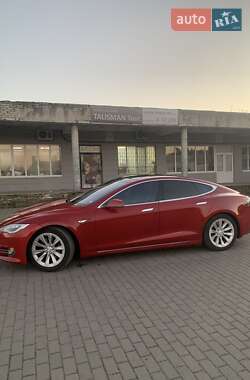 Лифтбек Tesla Model S 2016 в 