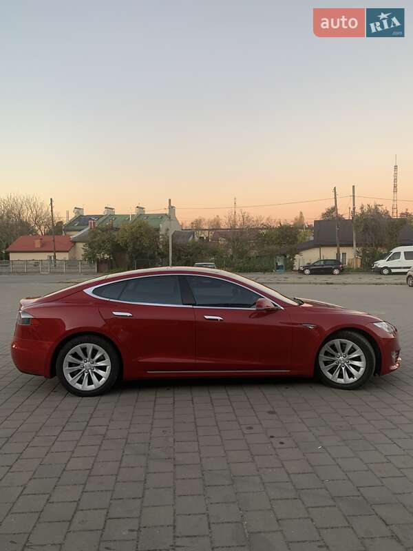Лифтбек Tesla Model S 2016 в Львове фото 17 Лифтбек Tesla Model S 2016 в Львове