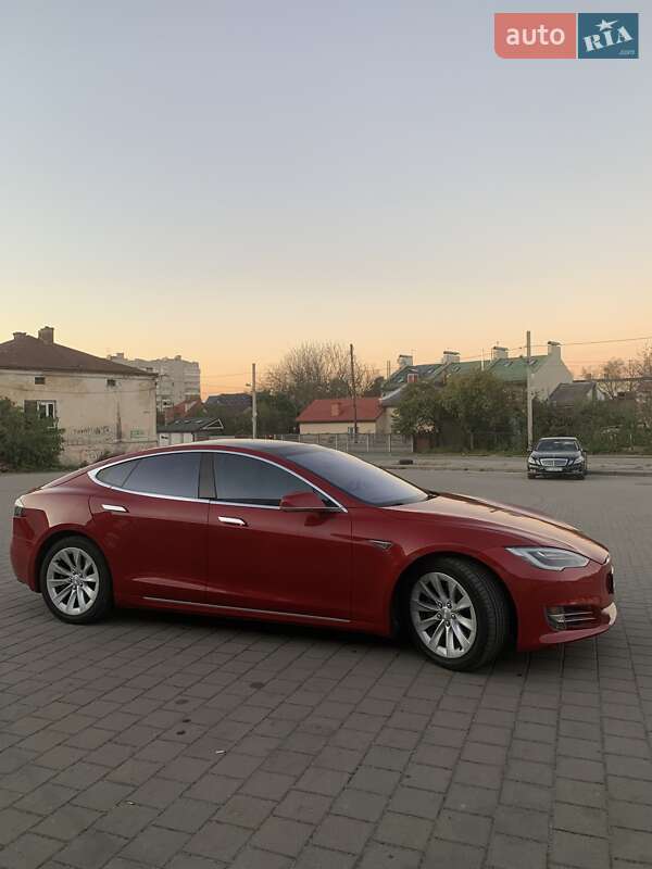 Лифтбек Tesla Model S 2016 в Львове фото 19 Лифтбек Tesla Model S 2016 в Львове