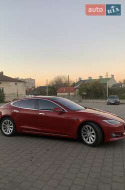 Лифтбек Tesla Model S 2016 в 