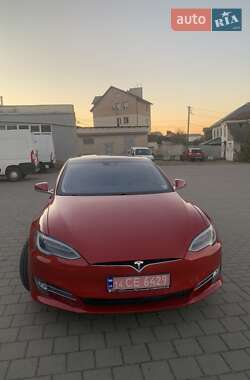 Лифтбек Tesla Model S 2016 в 
