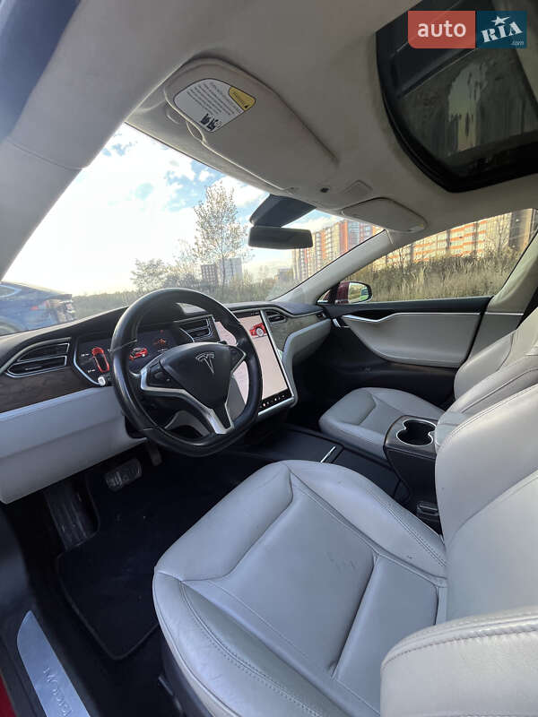 Лифтбек Tesla Model S 2016 в Львове фото 34 Лифтбек Tesla Model S 2016 в Львове