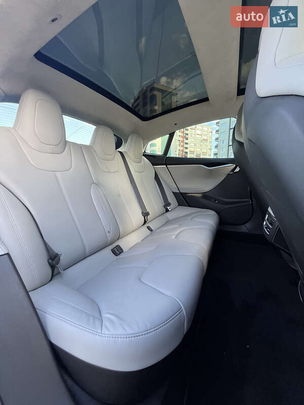 Лифтбек Tesla Model S 2016 в Львове фото 39 Лифтбек Tesla Model S 2016 в Львове