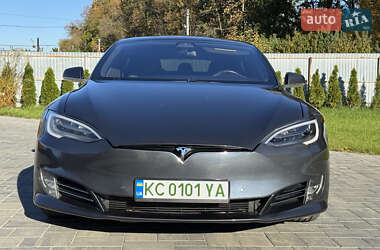 Лифтбек Tesla Model S 2017 в 