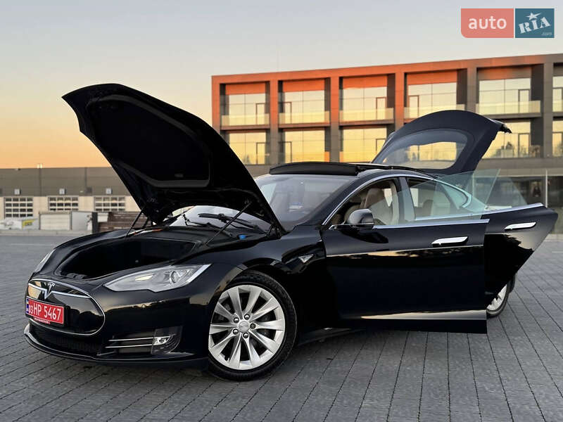 Ліфтбек Tesla Model S 2014 в Львові фото 11 Ліфтбек Tesla Model S 2014 в Львові