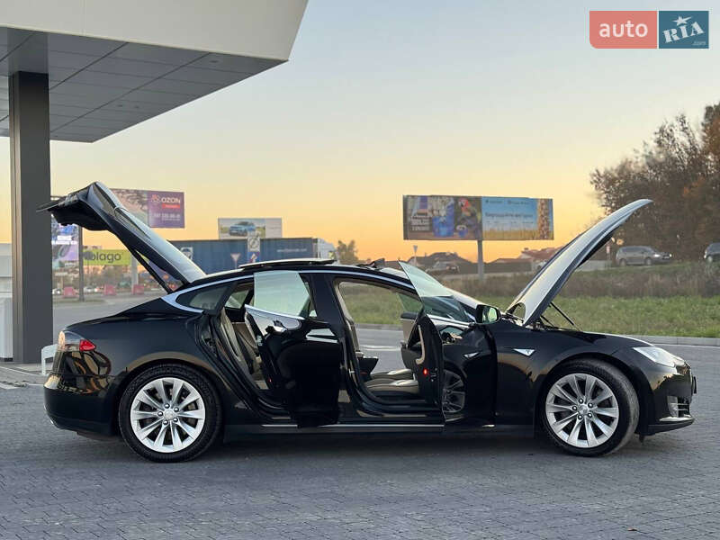 Ліфтбек Tesla Model S 2014 в Львові фото 16 Ліфтбек Tesla Model S 2014 в Львові