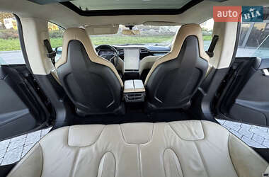 Лифтбек Tesla Model S 2014 в 