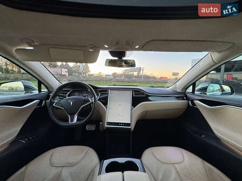 Ліфтбек Tesla Model S 2014 в Львові фото 30 Ліфтбек Tesla Model S 2014 в Львові