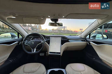 Лифтбек Tesla Model S 2014 в 