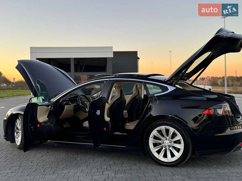 Ліфтбек Tesla Model S 2014 в Львові фото 32 Ліфтбек Tesla Model S 2014 в Львові