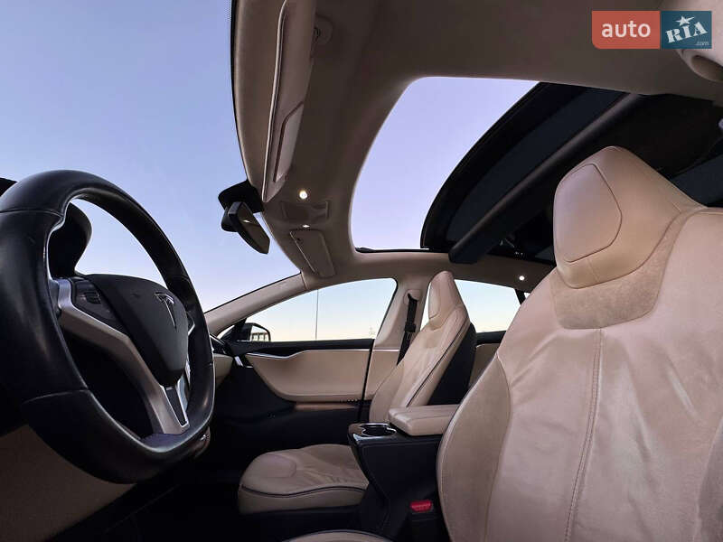 Ліфтбек Tesla Model S 2014 в Львові фото 43 Ліфтбек Tesla Model S 2014 в Львові
