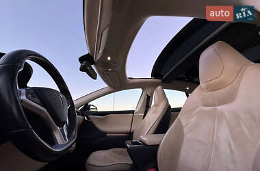 Лифтбек Tesla Model S 2014 в 