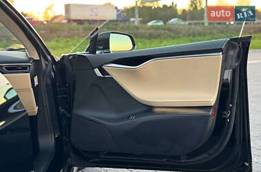 Лифтбек Tesla Model S 2014 в 