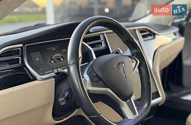 Лифтбек Tesla Model S 2014 в 