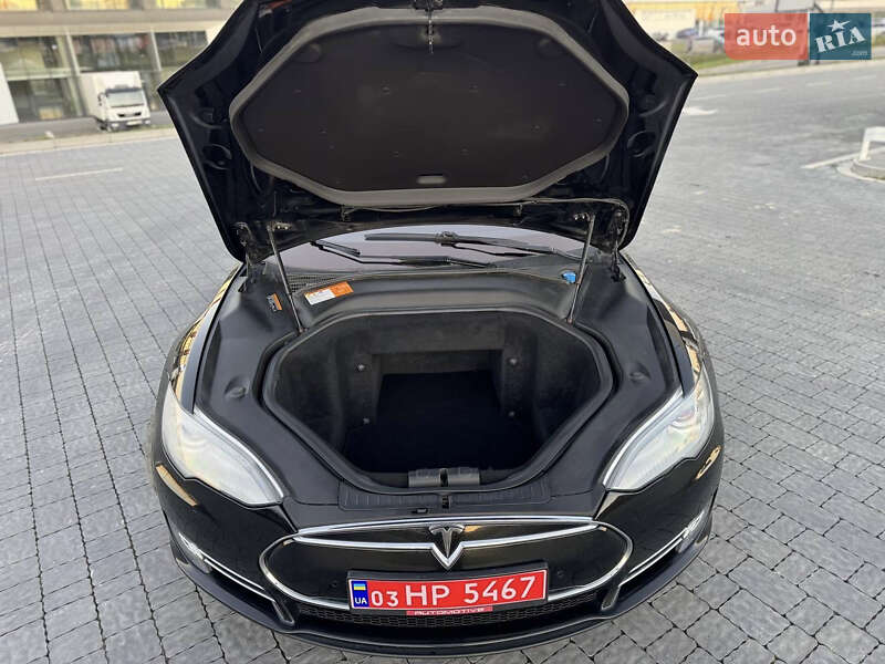 Ліфтбек Tesla Model S 2014 в Львові фото 66 Ліфтбек Tesla Model S 2014 в Львові