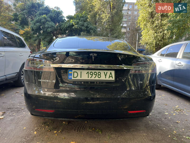 Лифтбек Tesla Model S 2017 в Днепре