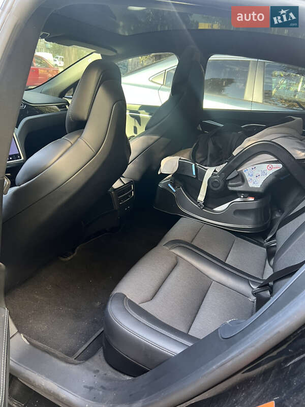 Лифтбек Tesla Model S 2017 в Днепре