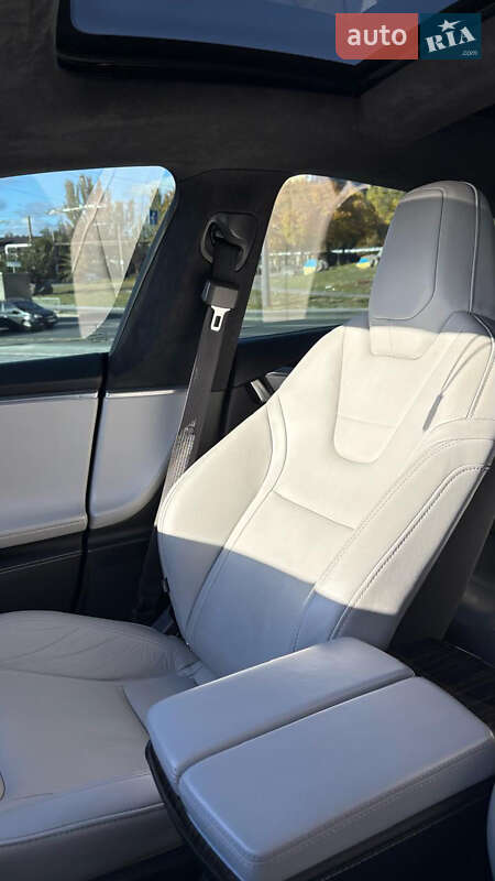 Лифтбек Tesla Model S 2015 в Днепре фото 10 Лифтбек Tesla Model S 2015 в Днепре