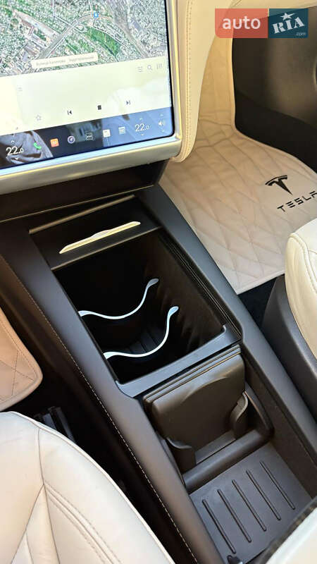 Лифтбек Tesla Model S 2015 в Днепре фото 12 Лифтбек Tesla Model S 2015 в Днепре