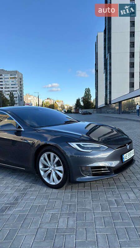 Лифтбек Tesla Model S 2015 в Днепре фото 17 Лифтбек Tesla Model S 2015 в Днепре