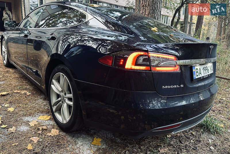 Ліфтбек Tesla Model S 2014 в Києві фото 8 Ліфтбек Tesla Model S 2014 в Києві