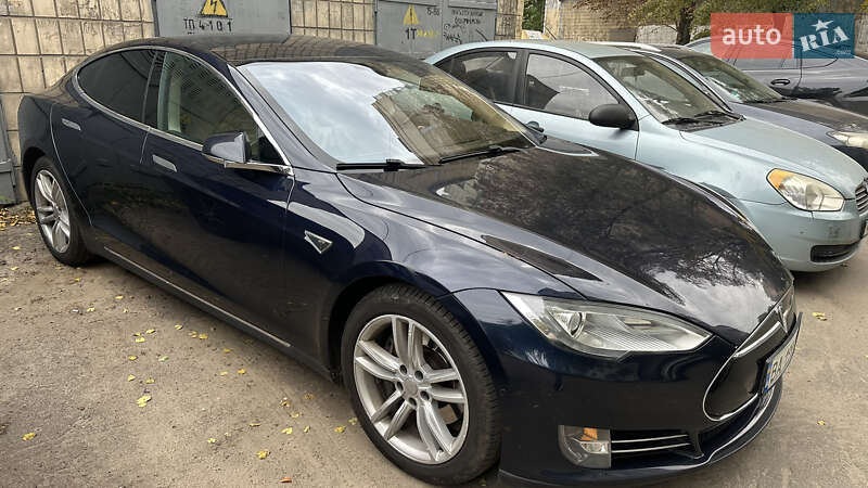 Ліфтбек Tesla Model S 2014 в Києві фото 14 Ліфтбек Tesla Model S 2014 в Києві