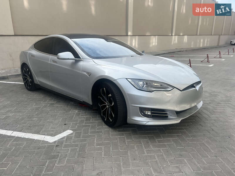Ліфтбек Tesla Model S 2013 в Одесі