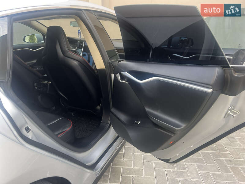 Ліфтбек Tesla Model S 2013 в Одесі