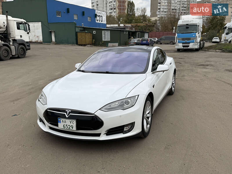 Tesla Model S 2012 Tesla Model S 2012