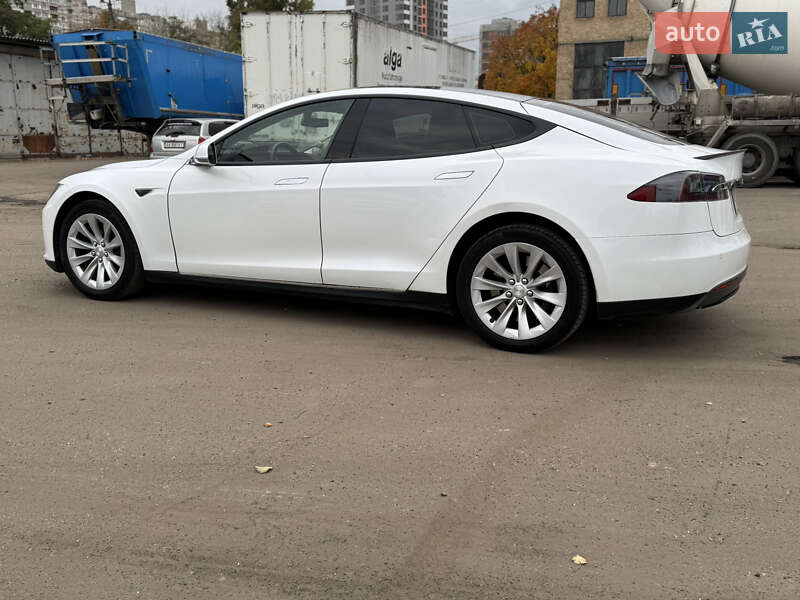 Лифтбек Tesla Model S 2012 в Киеве фото 4 Лифтбек Tesla Model S 2012 в Киеве