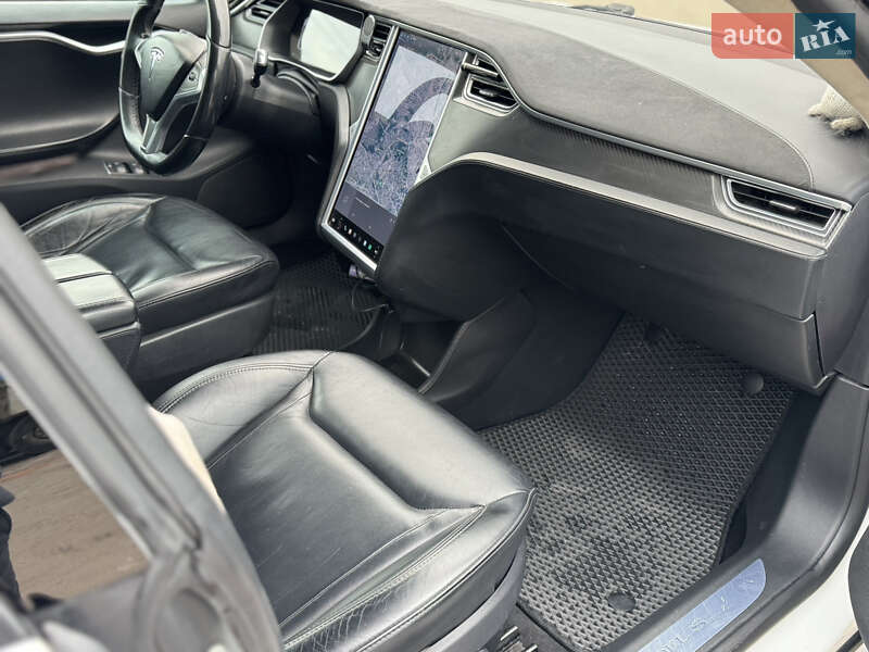 Лифтбек Tesla Model S 2012 в Киеве фото 7 Лифтбек Tesla Model S 2012 в Киеве