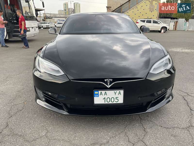 Ліфтбек Tesla Model S 2016 в Києві фото 18 Ліфтбек Tesla Model S 2016 в Києві