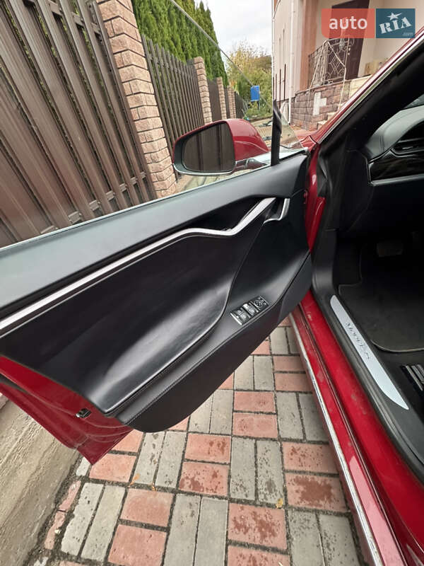 Ліфтбек Tesla Model S 2018 в Києві фото 39 Ліфтбек Tesla Model S 2018 в Києві