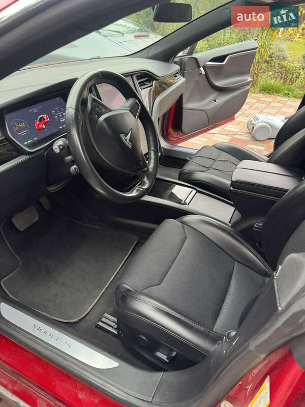 Ліфтбек Tesla Model S 2018 в Києві фото 44 Ліфтбек Tesla Model S 2018 в Києві