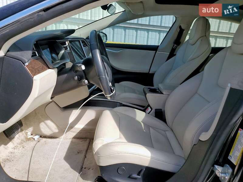 Ліфтбек Tesla Model S 2017 в Києві