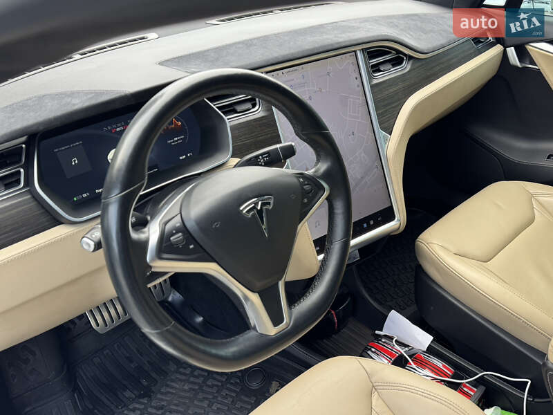 Лифтбек Tesla Model S 2015 в Киеве фото 18 Лифтбек Tesla Model S 2015 в Киеве